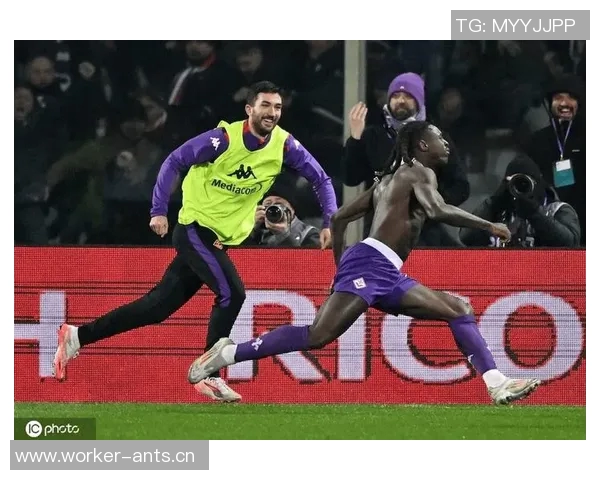 佛罗伦萨主场遭逆转小基恩与苏莱精彩进球罗马逆袭获胜