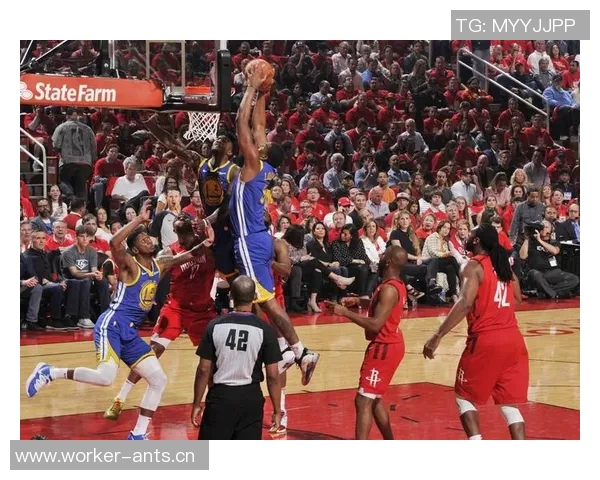 萨拉夫表现不佳半场仅得2分3助攻却犯规5次显露稚嫩状态 萨拉夫表现不佳半场仅得2分3助攻却犯规5次显露稚嫩状态