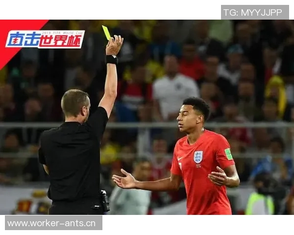 泰国队激烈拼抢频频犯规吃黄牌比赛火药味十足