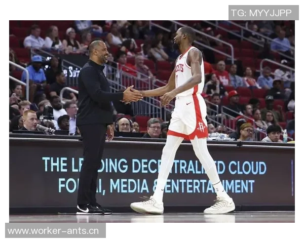 申京最后一攻被质疑KD三分全中却传球给未出手的阿门引发争议