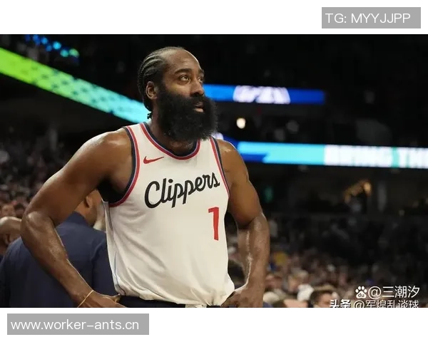 哈登尽力引领球队却遭遇失利12投仅5中三分球命中率低迷表现令人失望 哈登尽力引领球队却遭遇失利12投仅5中三分球命中率低迷表现令人失望