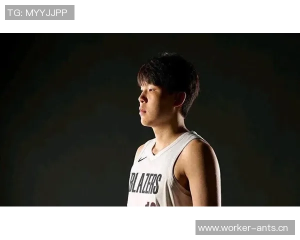 杨瀚森坦言防守不足并强调英语水平需提升与主帅积极沟通 杨瀚森坦言防守不足并强调英语水平需提升与主帅积极沟通