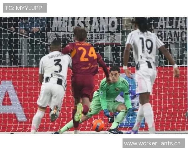 孔塞桑伊尔迪兹华丽过人连连挑战防线前者射门被挡精彩瞬间引发全场欢呼