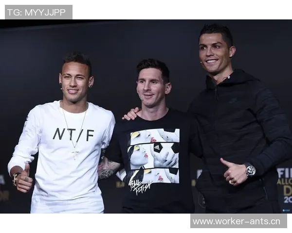 哈维亲自颁奖葡萄牙小将马特乌斯米德荣获U17世界杯金球奖