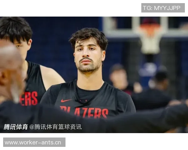 阿夫迪亚学中文与瀚森交流掌握左右手表达能力提升